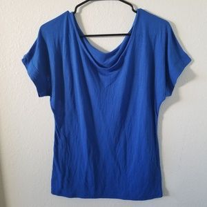 Short sleeve loose fitting tee